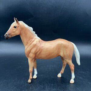Breyer Gold Dust Palomino Mare #750210 Duchess Mold 2008 Classic Horse